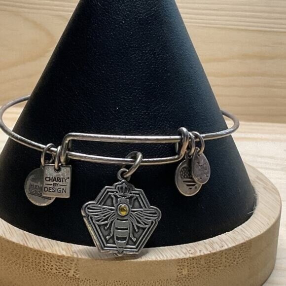 2017 Alex and Ani Queen Bee Bracelet Charms Energy - Picture 1 of 7